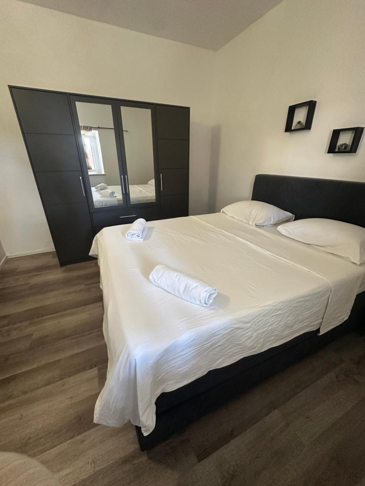 Erny Apartment