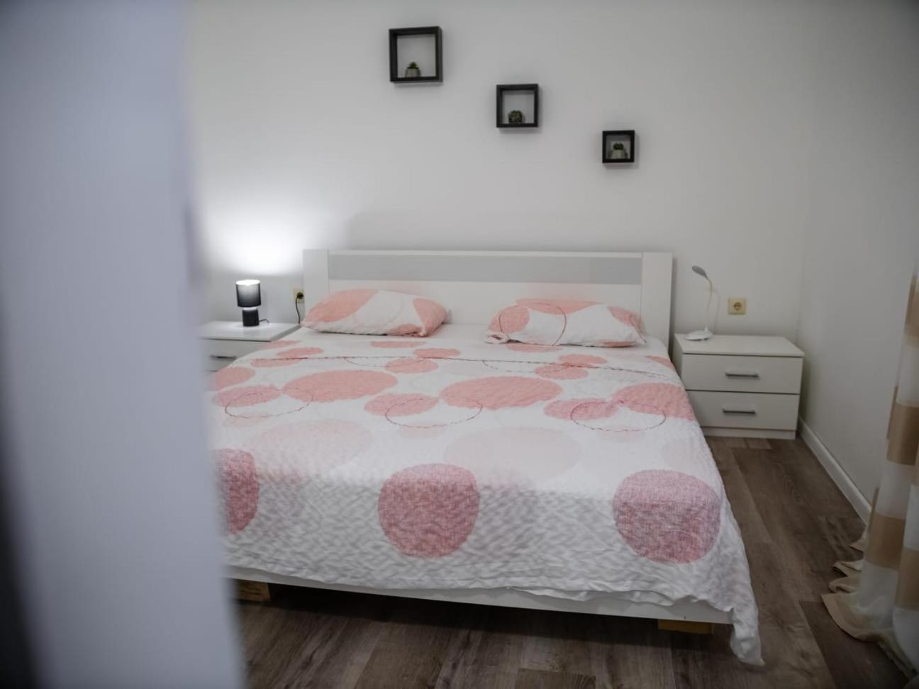 Appartamento Ground Floor With Parking Erny